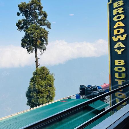 Luxury Stay At Hotel Broadway Boutique Mall Road Chowrasta Near Mahakal Temple Darjeeling (West Bengal) Exterior foto