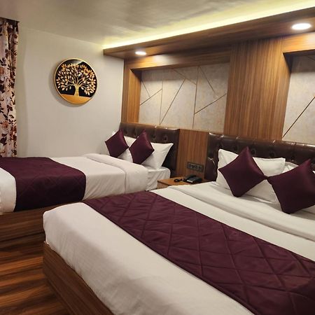 Luxury Stay At Hotel Broadway Boutique Mall Road Chowrasta Near Mahakal Temple Darjeeling (West Bengal) Exterior foto