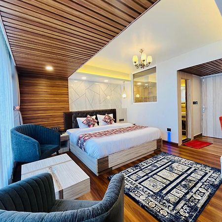 Luxury Stay At Hotel Broadway Boutique Mall Road Chowrasta Near Mahakal Temple Darjeeling (West Bengal) Exterior foto