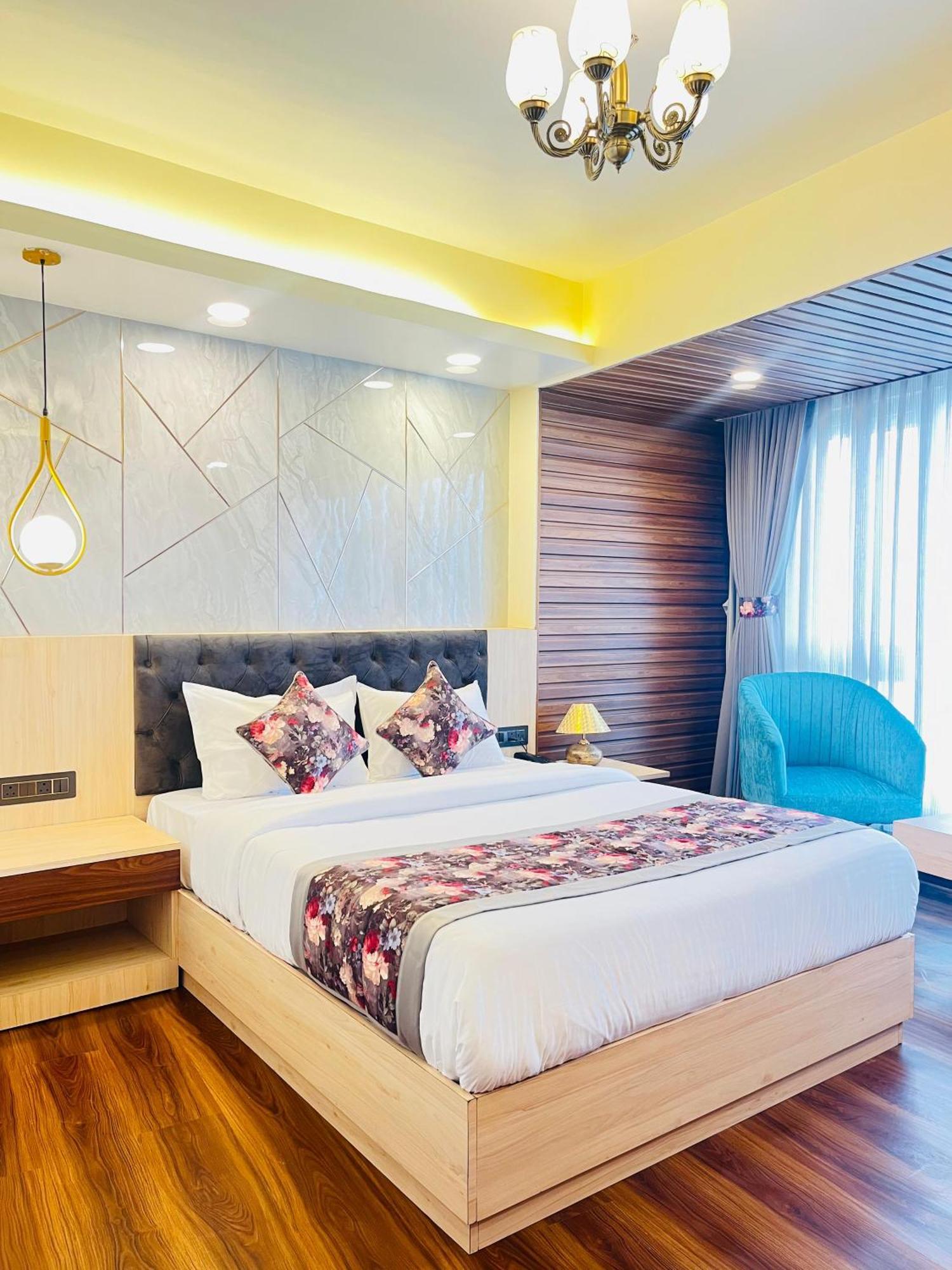 Luxury Stay At Hotel Broadway Boutique Mall Road Chowrasta Near Mahakal Temple Darjeeling (West Bengal) Exterior foto