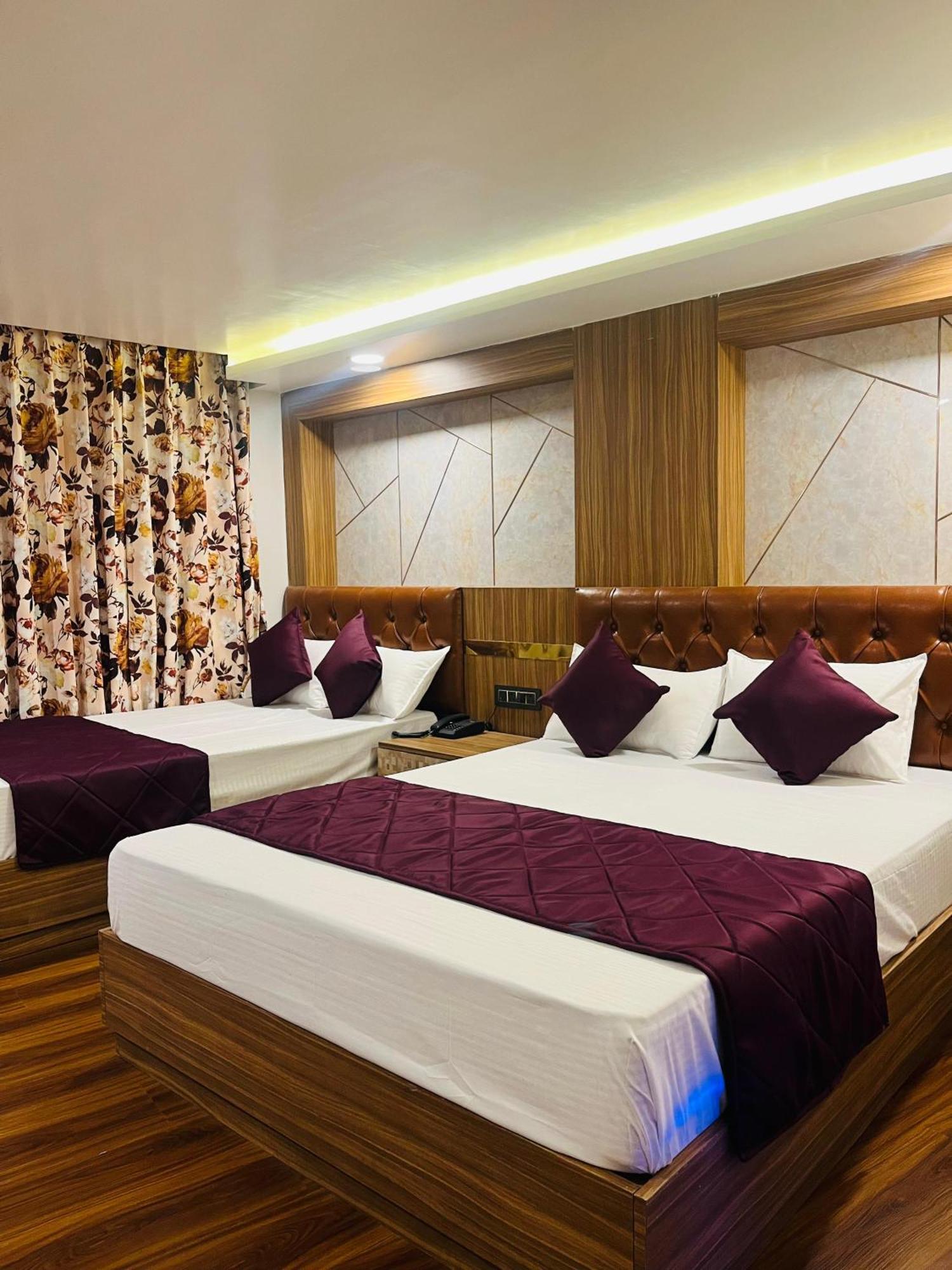 Luxury Stay At Hotel Broadway Boutique Mall Road Chowrasta Near Mahakal Temple Darjeeling (West Bengal) Exterior foto