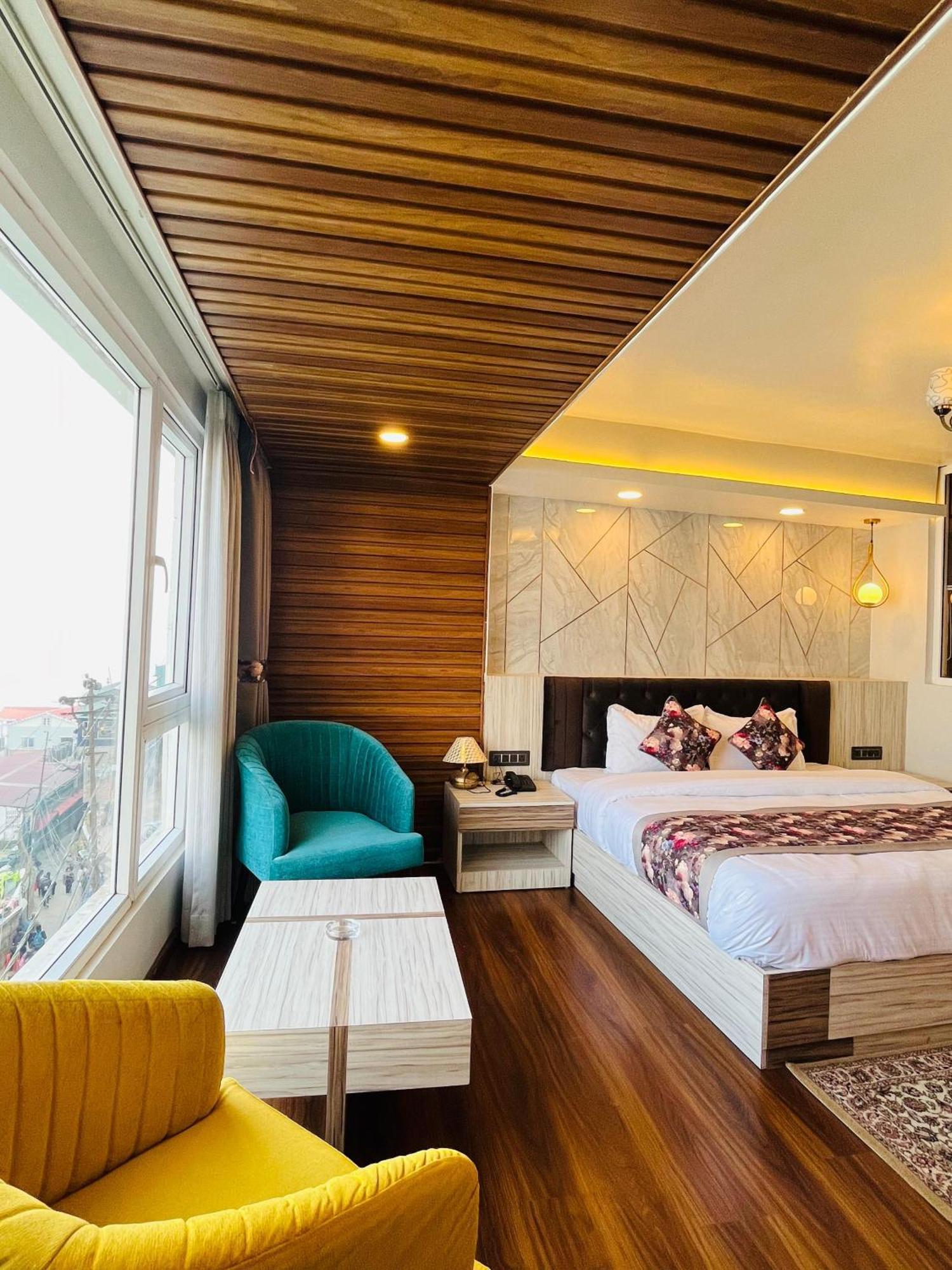 Luxury Stay At Hotel Broadway Boutique Mall Road Chowrasta Near Mahakal Temple Darjeeling (West Bengal) Exterior foto