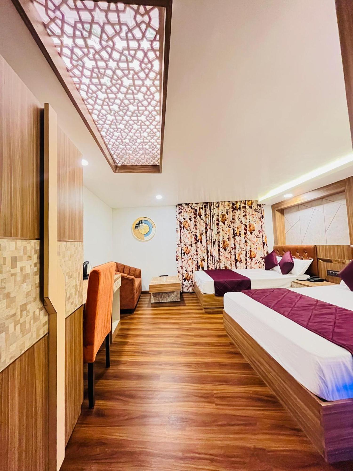 Luxury Stay At Hotel Broadway Boutique Mall Road Chowrasta Near Mahakal Temple Darjeeling (West Bengal) Exterior foto