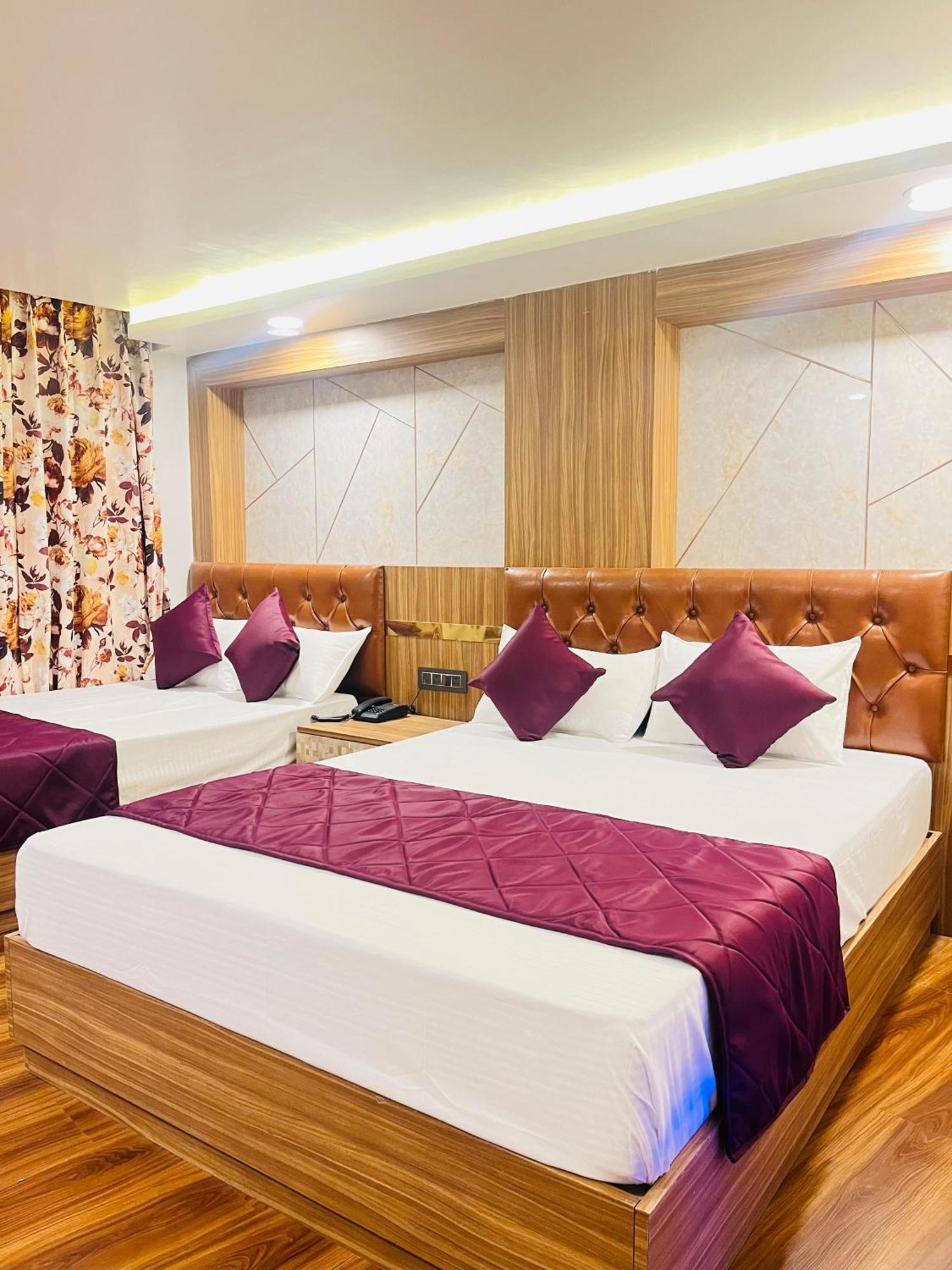 Luxury Stay At Hotel Broadway Boutique Mall Road Chowrasta Near Mahakal Temple Darjeeling (West Bengal) Exterior foto